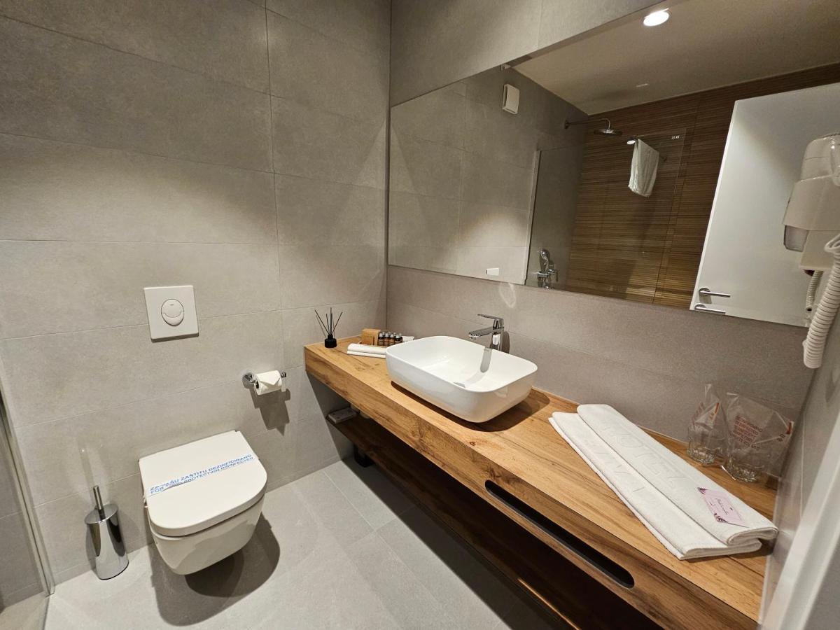 Hotel Etna Gracanica  المظهر الخارجي الصورة