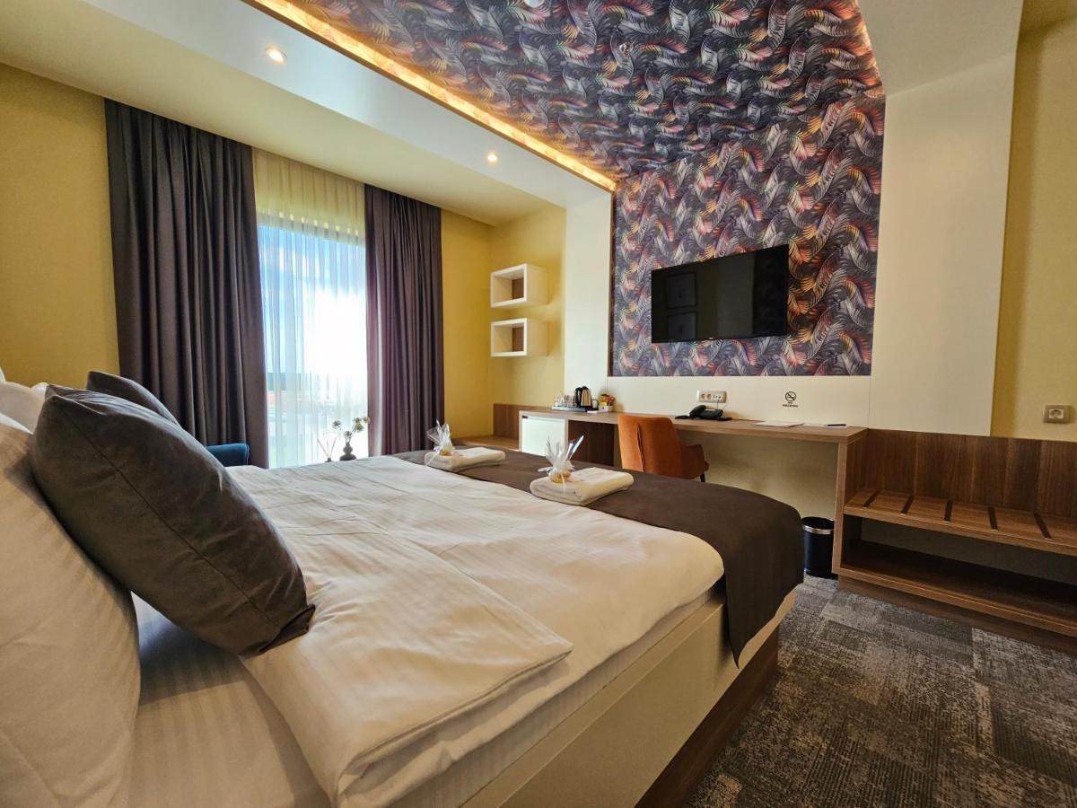 Hotel Etna Gracanica  المظهر الخارجي الصورة