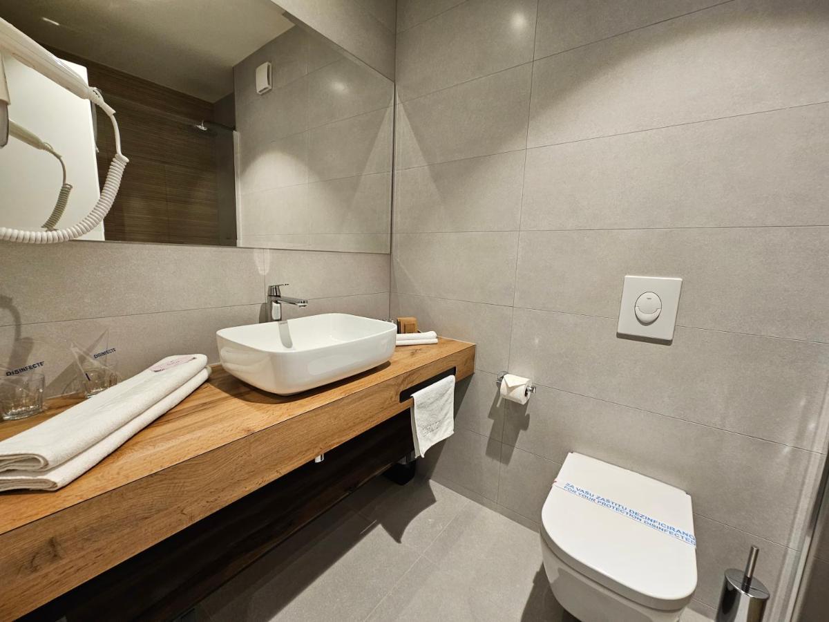 Hotel Etna Gracanica  المظهر الخارجي الصورة
