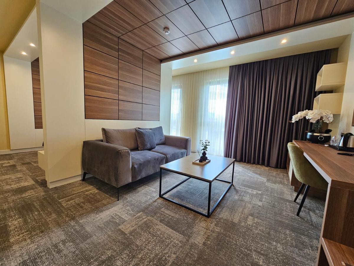 Hotel Etna Gracanica  المظهر الخارجي الصورة
