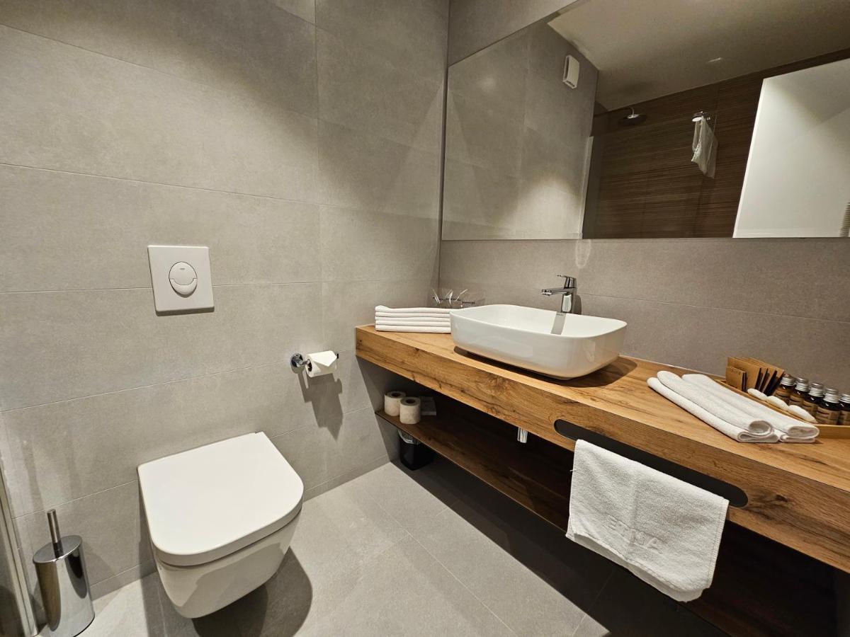 Hotel Etna Gracanica  المظهر الخارجي الصورة
