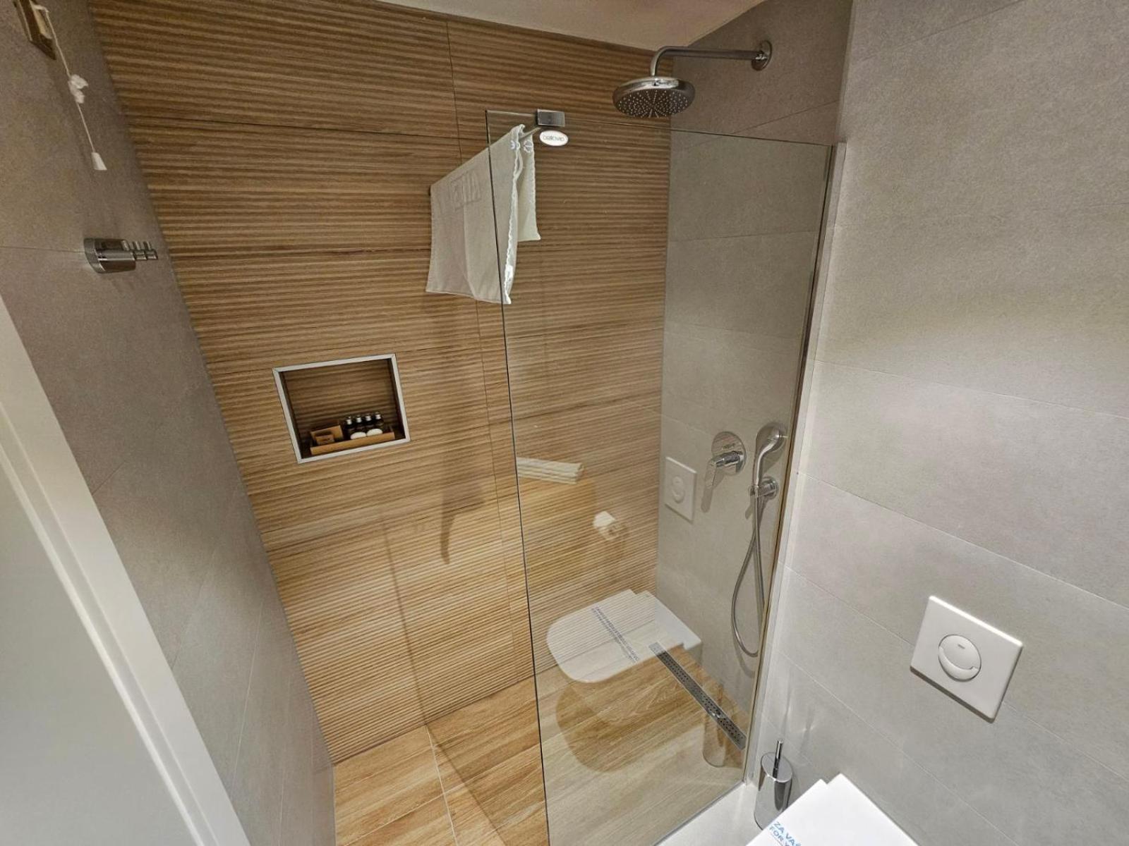 Hotel Etna Gracanica  المظهر الخارجي الصورة